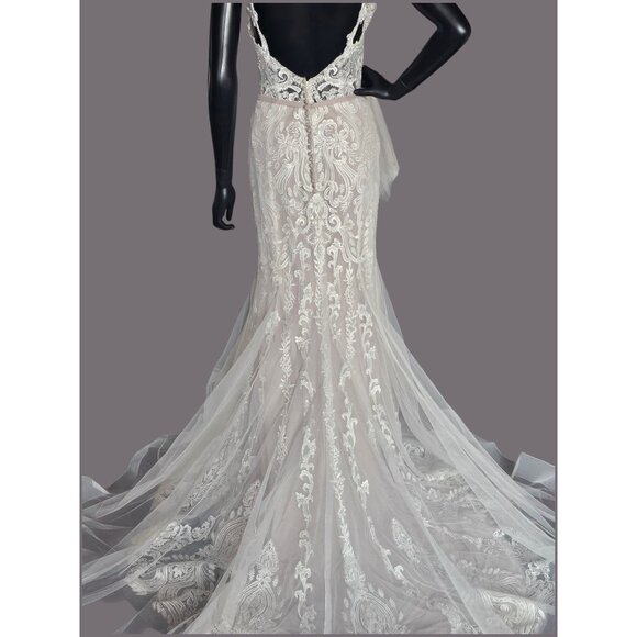 Ivory/Cappuccino Lace Applique Fit and Flare  Wedding  Gown - Mori Lee - Picture 13 of 16